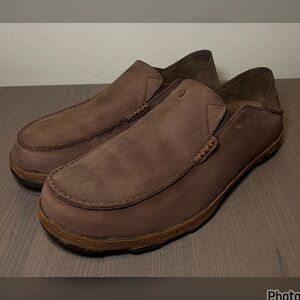 ( SOLD ) SIZE 13 MENS OLUKIA MOLOA BROWN LEATHER SLIP ON LOAFER COMFORT CASUAL